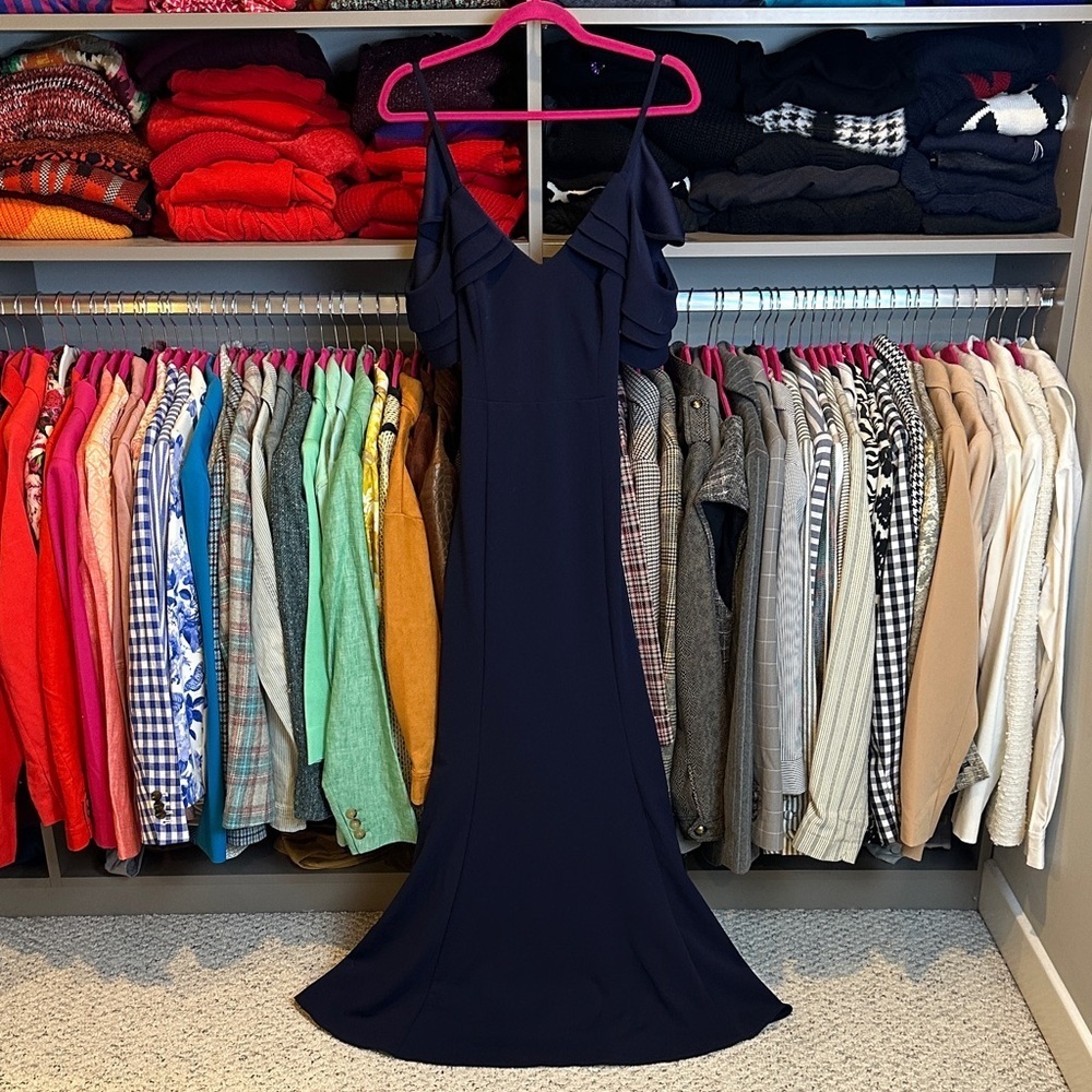 Lulus navy adjustable strap off the shoulder back zip closure maxi dress size S